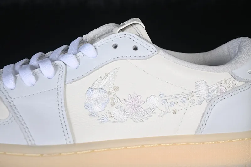 All categories Air Jordan Jordan series basketball shoes Air Jordan 1 Low Air Jordan 1 Low "Floral Swoosh" AJ1 Joe 1 flower embroidery low-top cultural casual sneakers IF4391-100